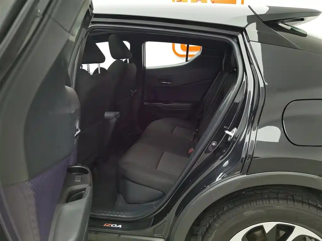TOYOTA IZOA 2021