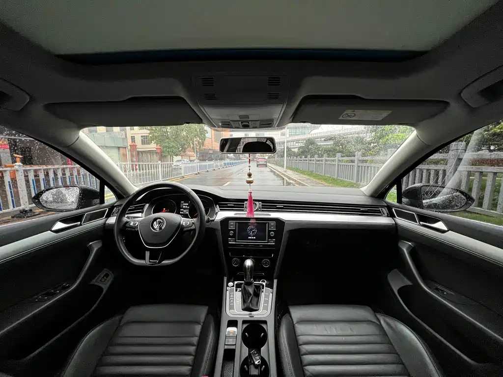 VOLKSWAGEN MAGOTAN 2018