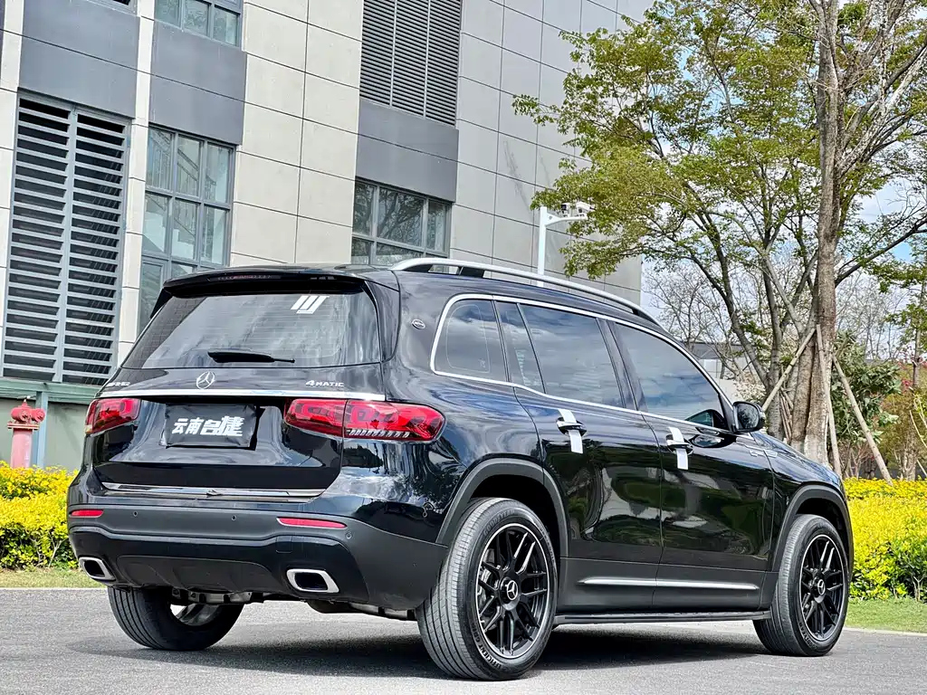 MERCEDES BENZ GLB 2023