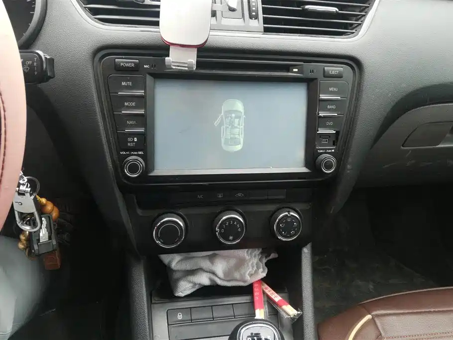 SKODA OCTAVIA 2015