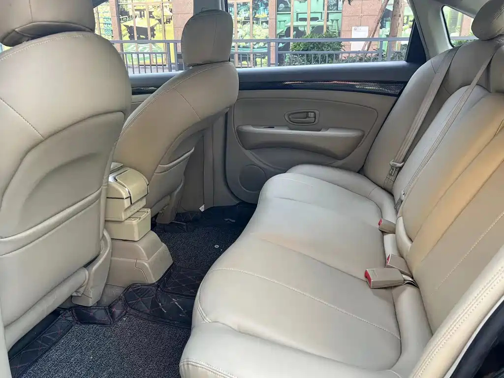 NISSAN SYLPHY 2015