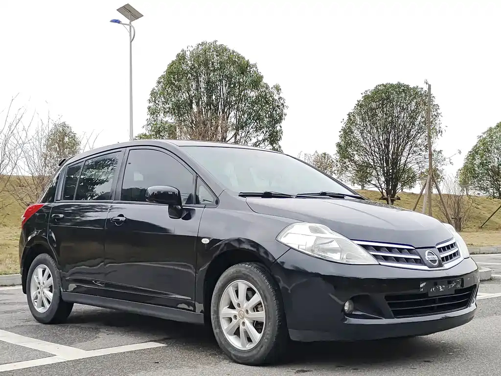 NISSAN TIIDA TIIDA 2010