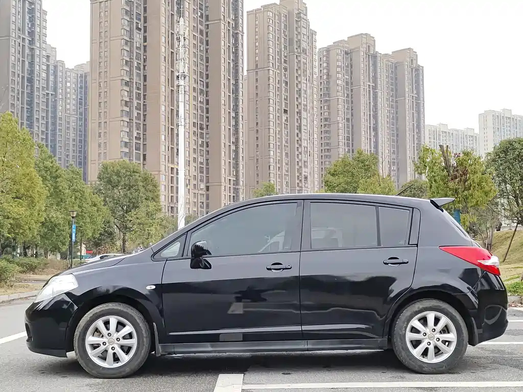 NISSAN TIIDA TIIDA 2010