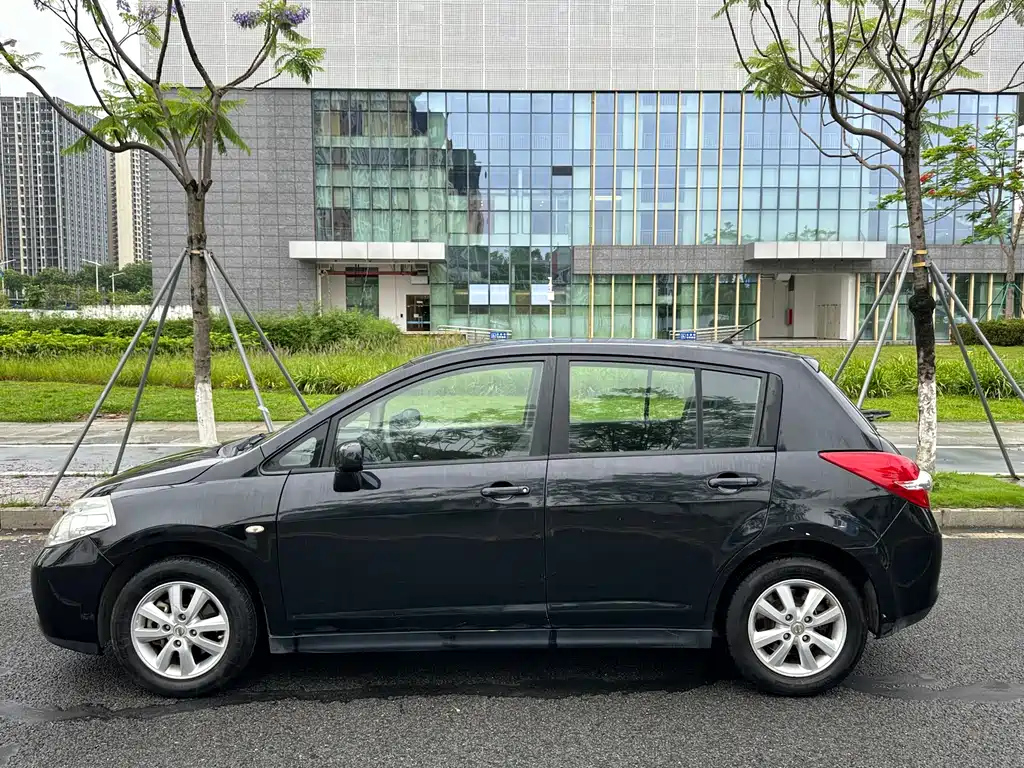 NISSAN TIIDA TIIDA 2010
