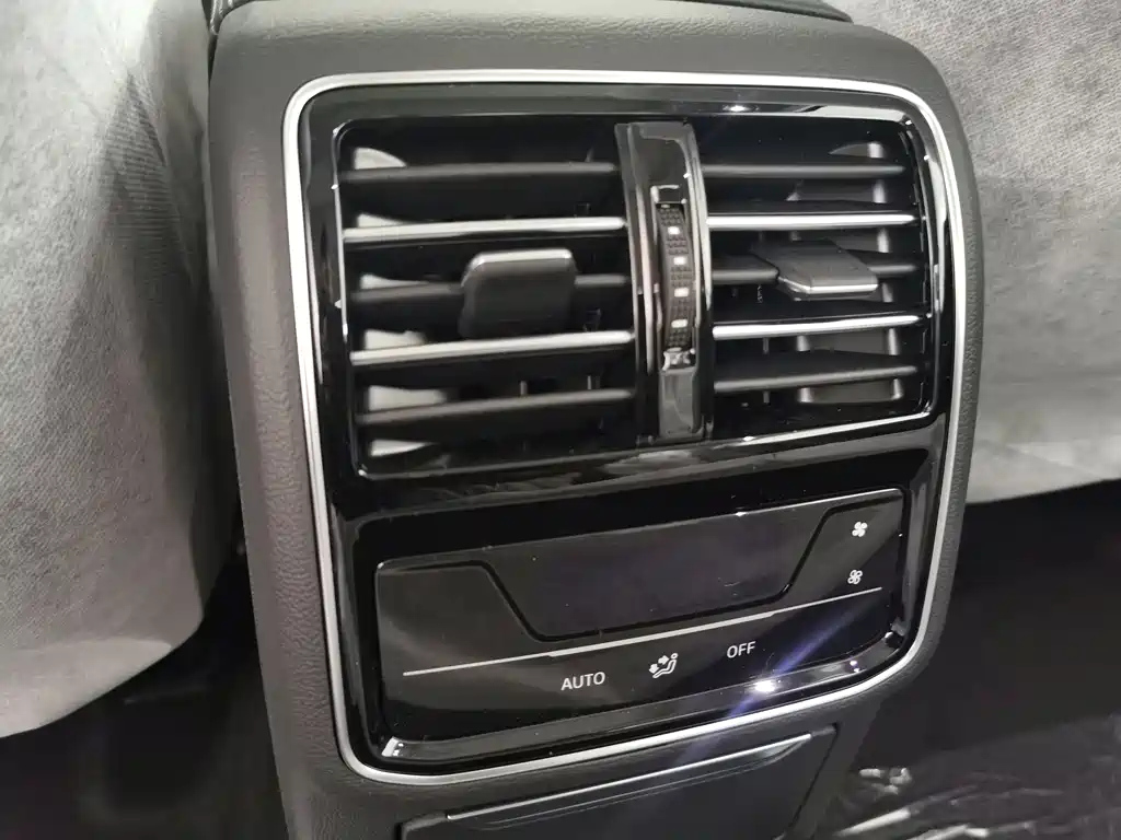 VOLKSWAGEN MAGOTAN 2024