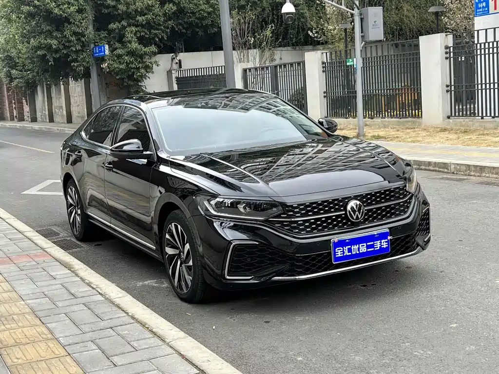 VOLKSWAGEN PASSAT 2022