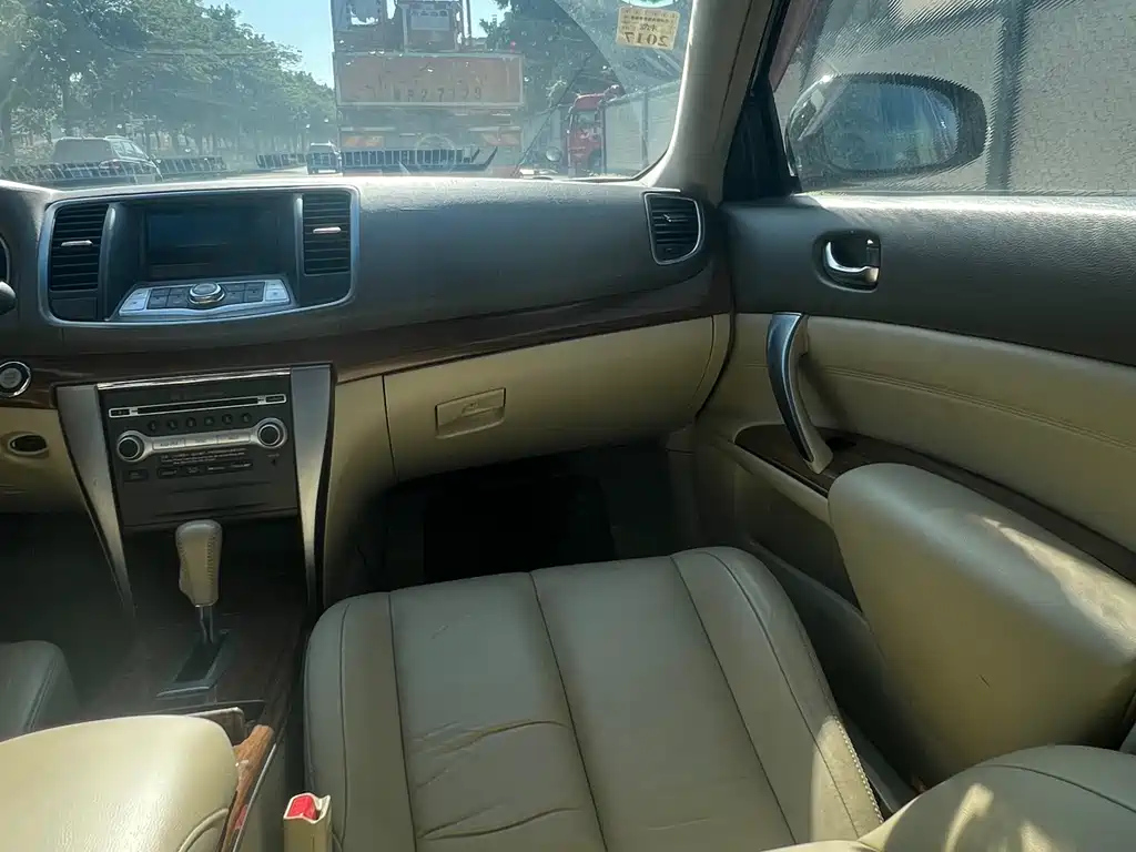 NISSAN TEANA 2011
