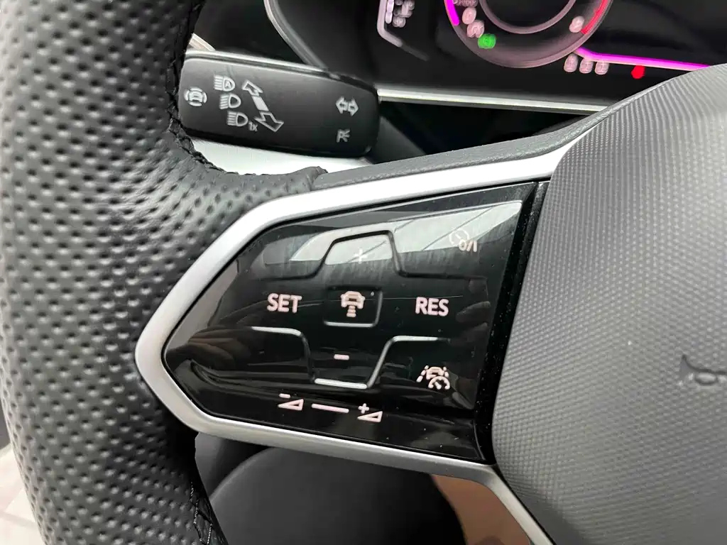 VOLKSWAGEN PASSAT 2022