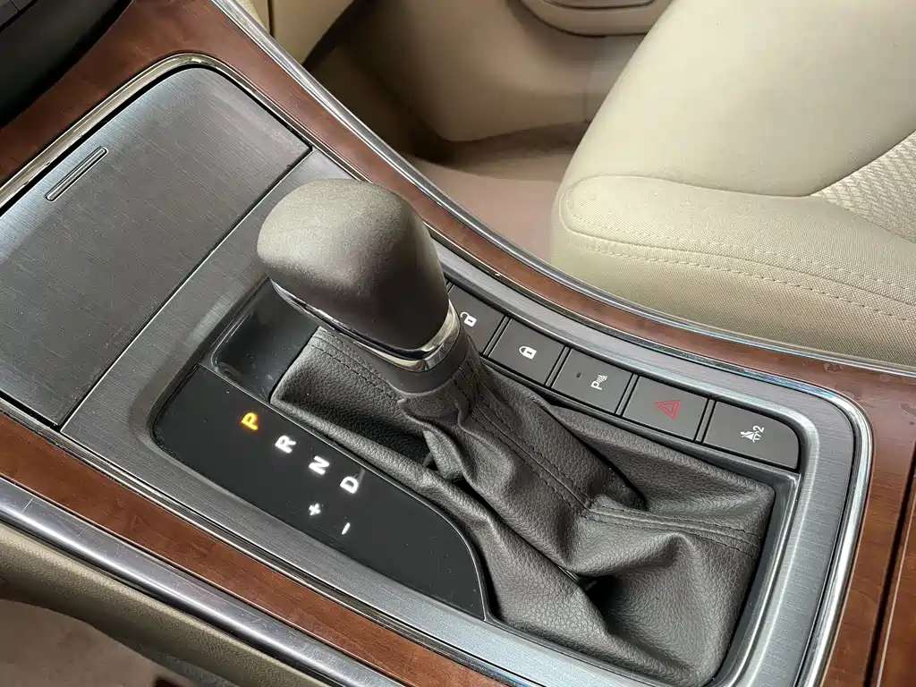 ROEWE 950 2012