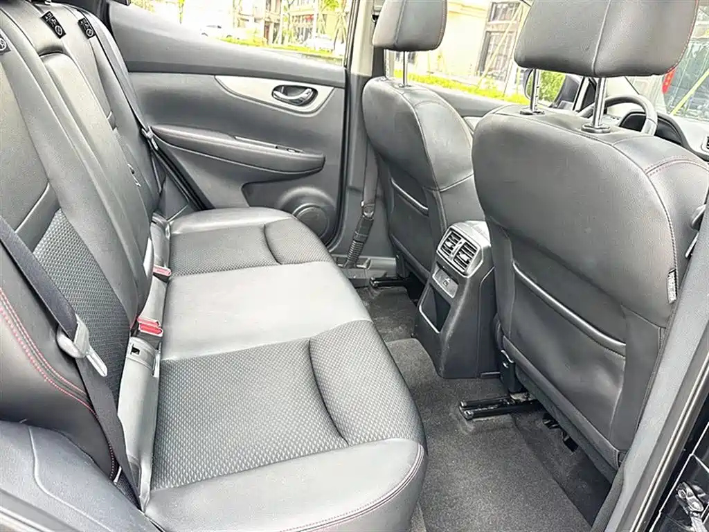 NISSAN QASHQAI 2019
