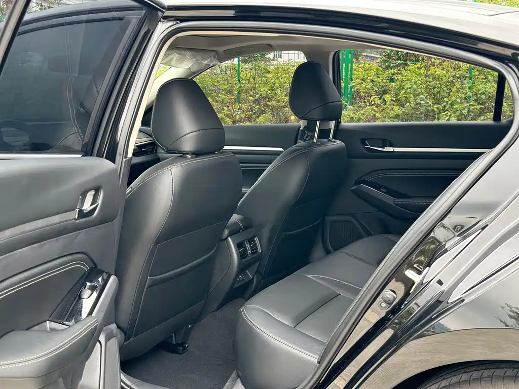 NISSAN TEANA 2022