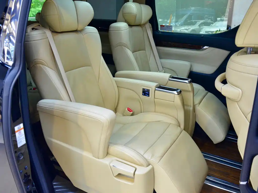TOYOTA ALPHARD 2018