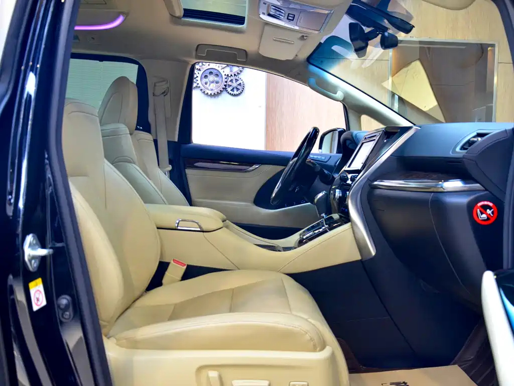 TOYOTA ALPHARD 2018