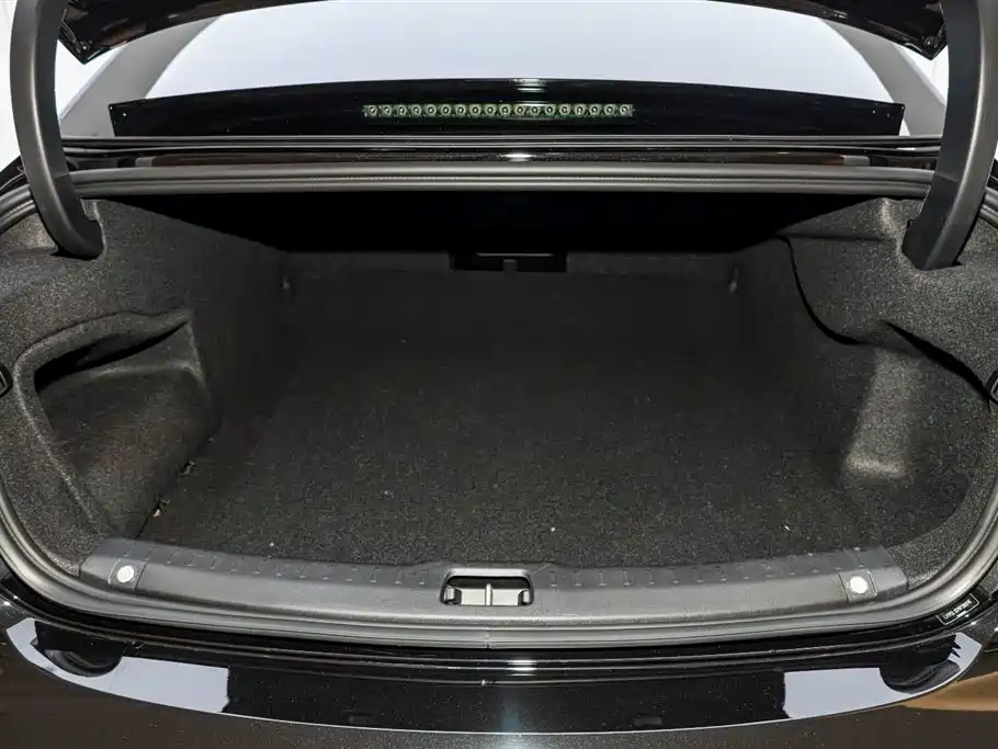 VOLVO S90 2023