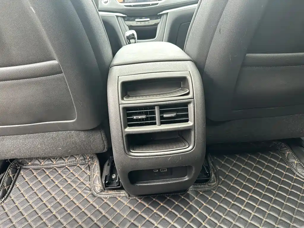 CADILLAC XT5 2021