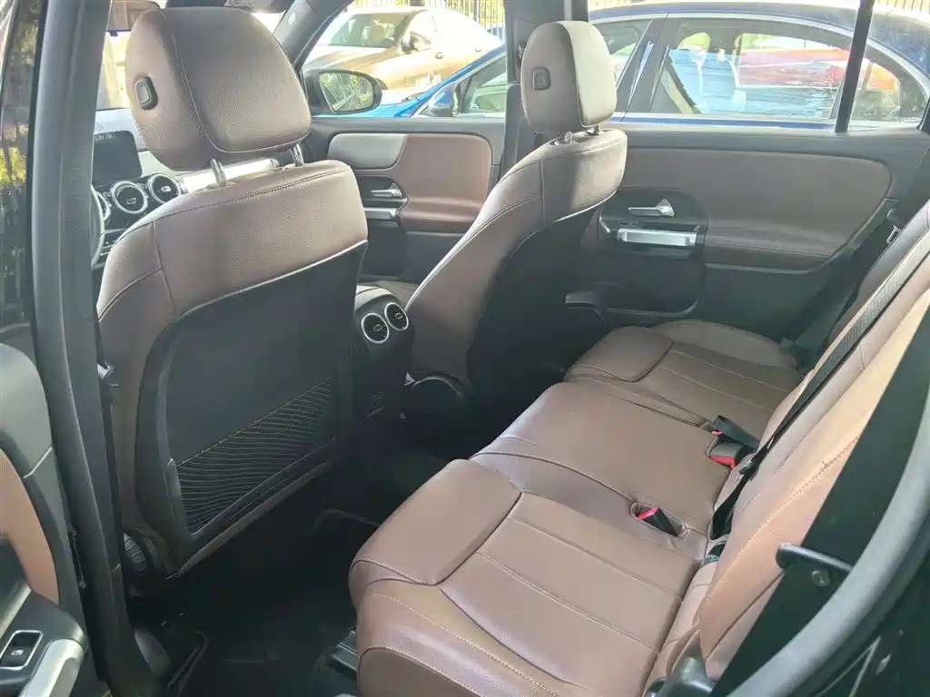 MERCEDES BENZ GLB 2022