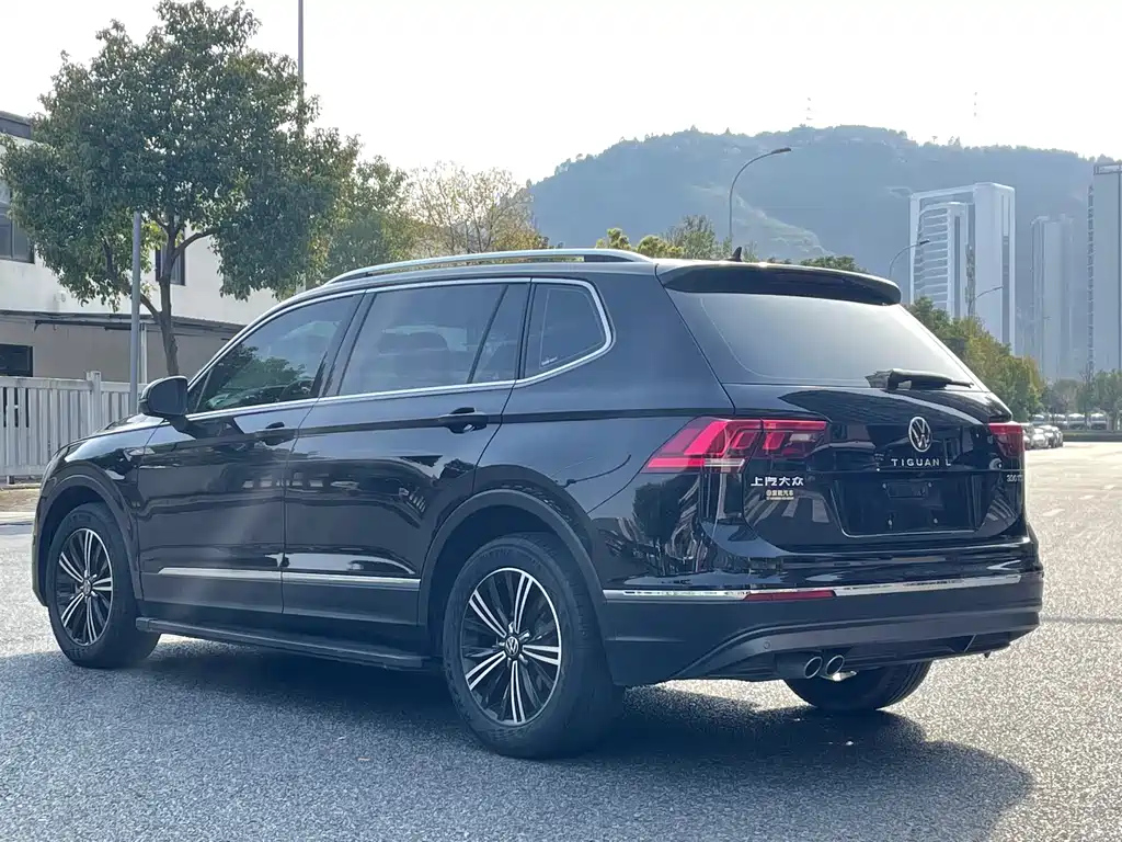 VOLKSWAGEN TIGUAN L 2021