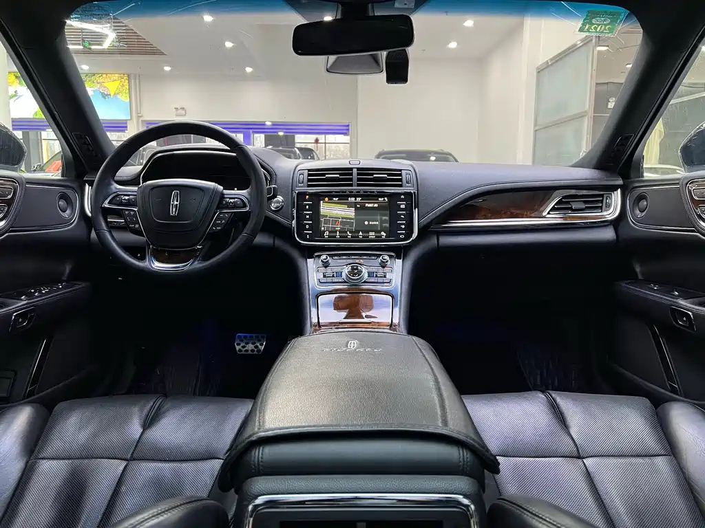 LINCOLN CONTINENTAL 2019