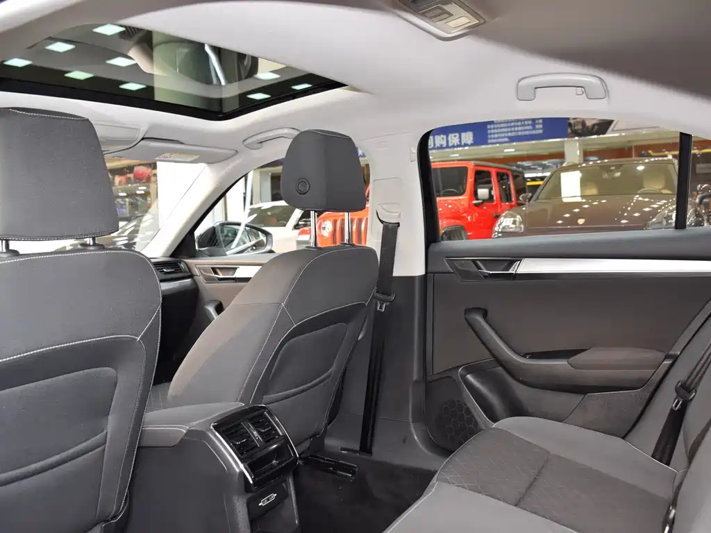SKODA SUPERB 2020