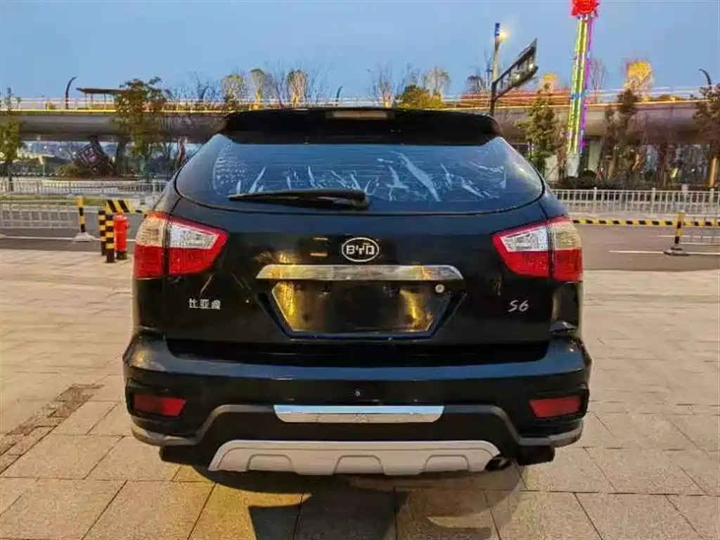 BYD S6 2013