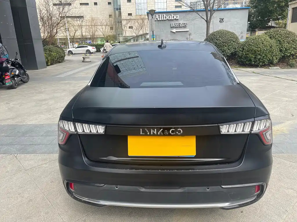 LYNK&CO 03 2018