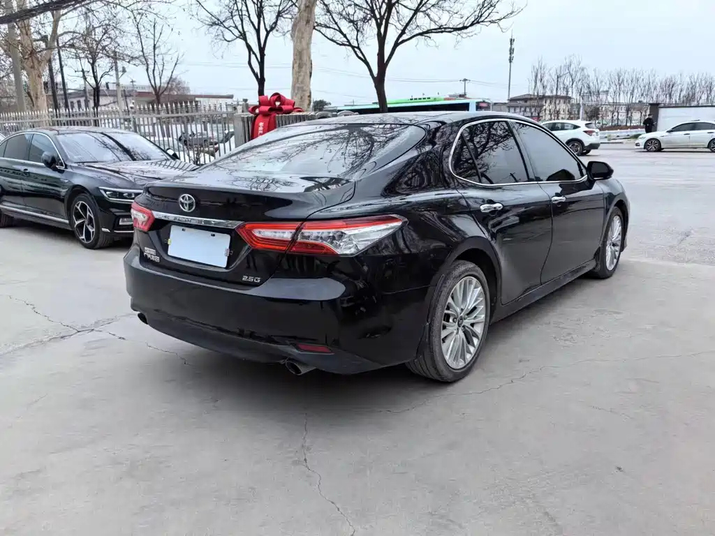 TOYOTA CAMRY 2019