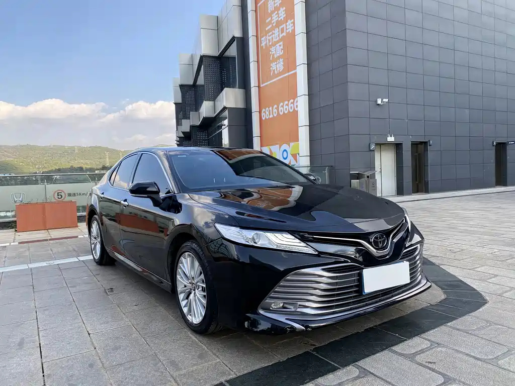 TOYOTA CAMRY 2019
