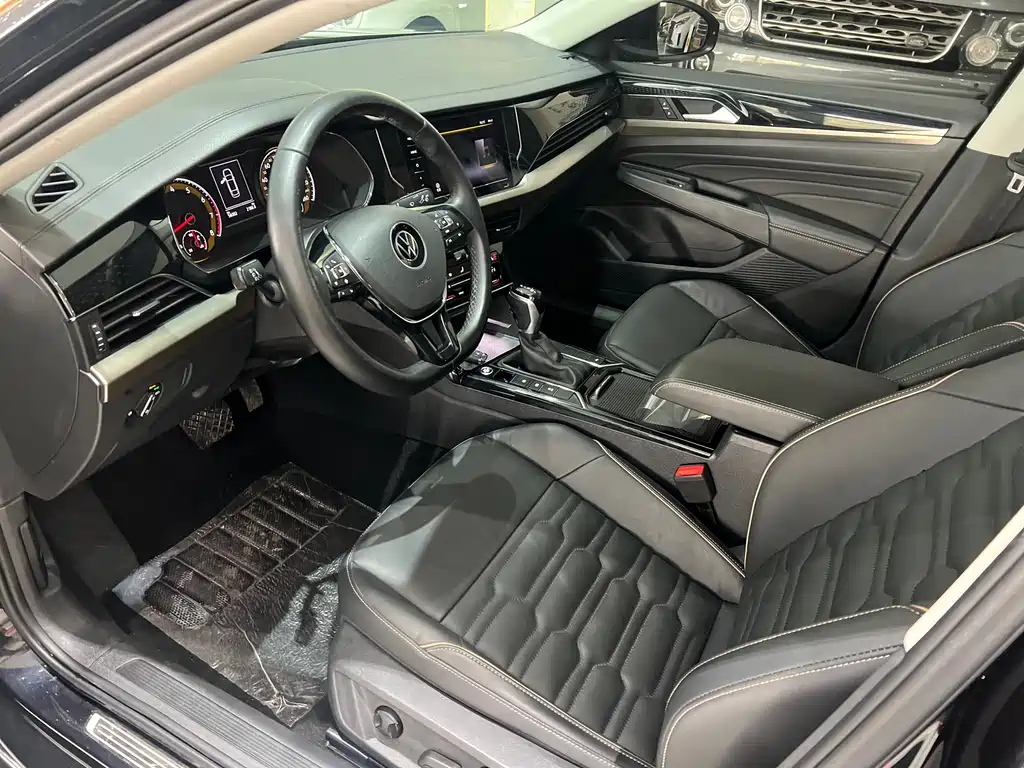 VOLKSWAGEN PASSAT 2021