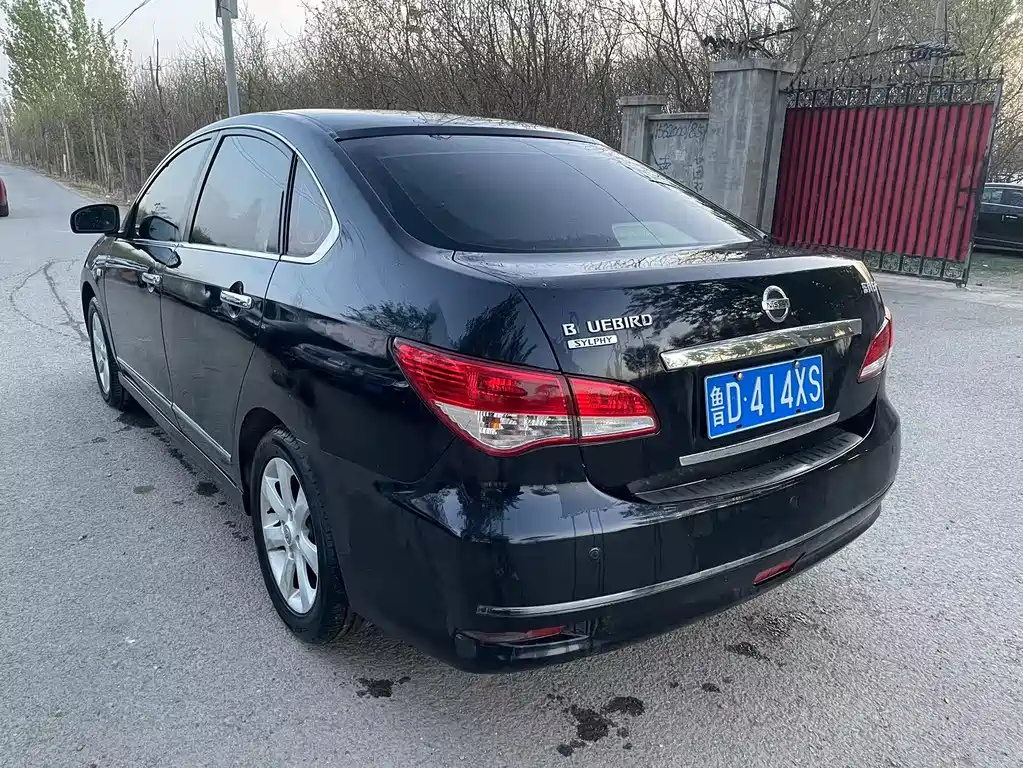 NISSAN SYLPHY 2010