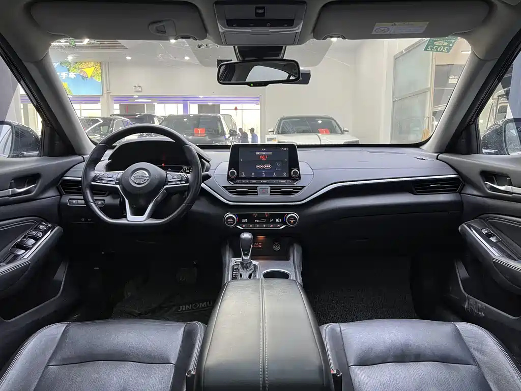NISSAN TEANA 2020