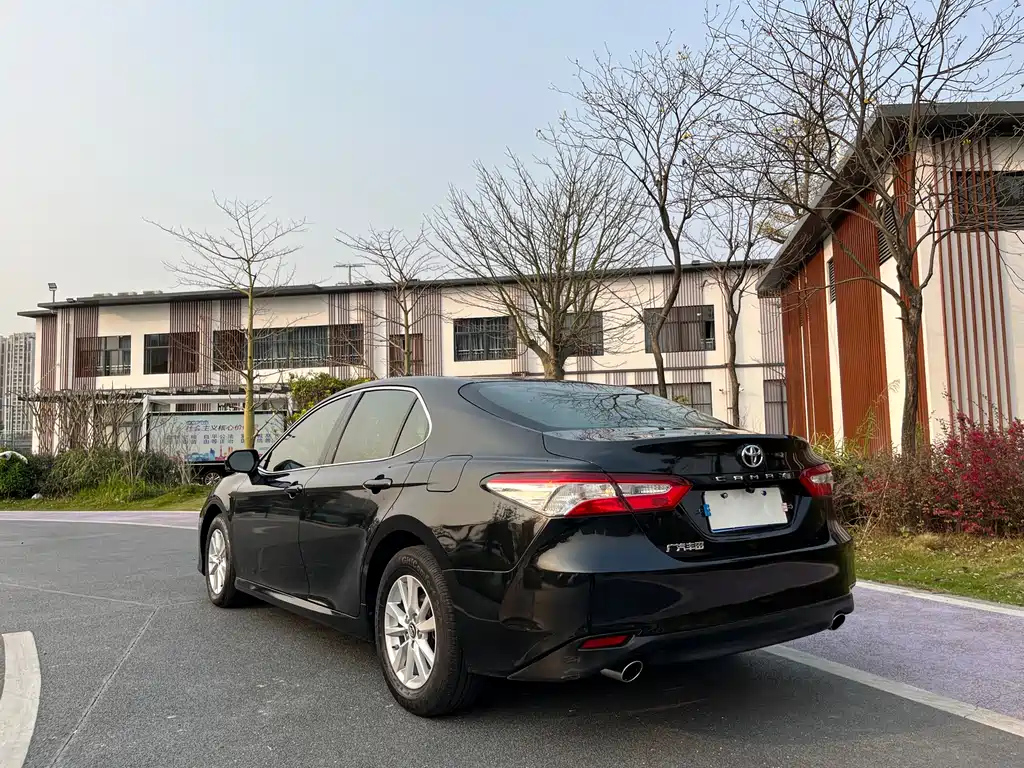 TOYOTA CAMRY 2019