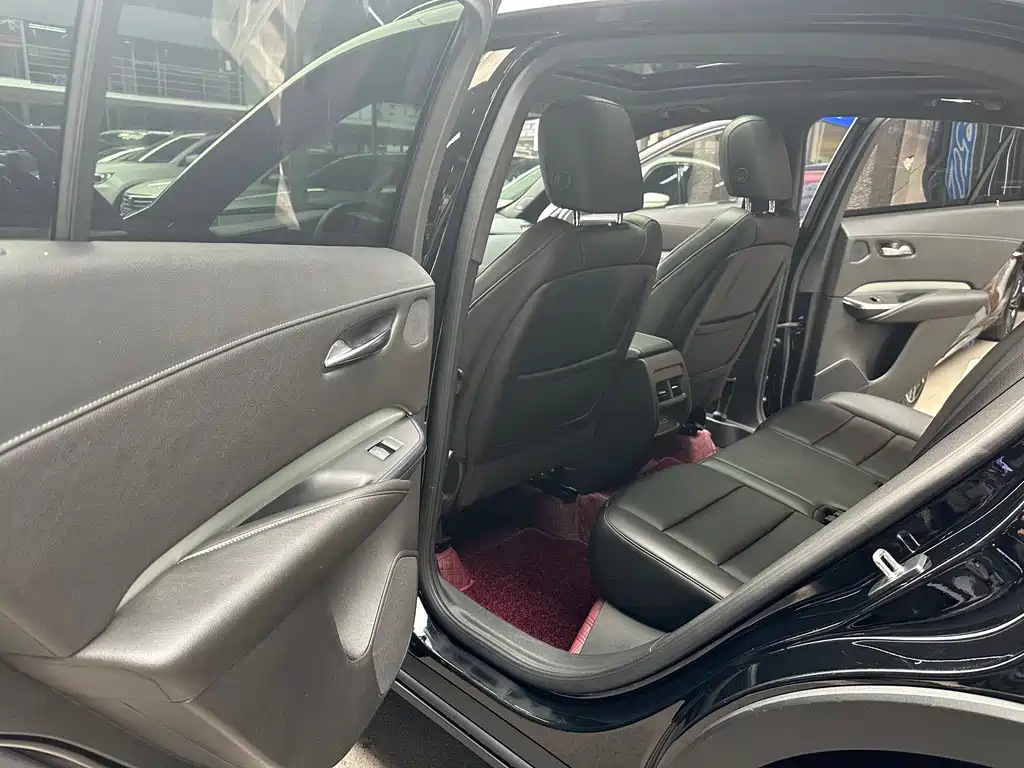 CADILLAC XT4 2021