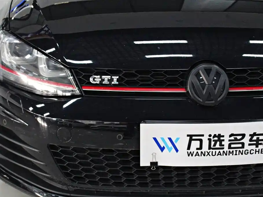 VOLKSWAGEN GOLF 2017