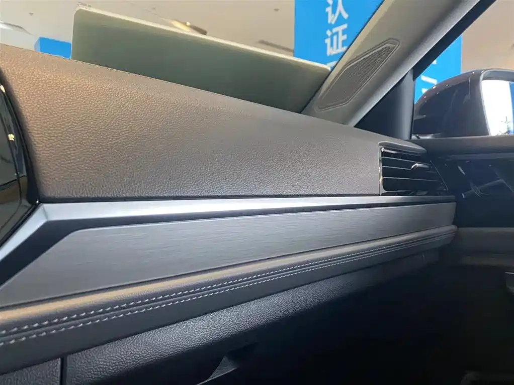 VOLKSWAGEN SAGITAR 2021
