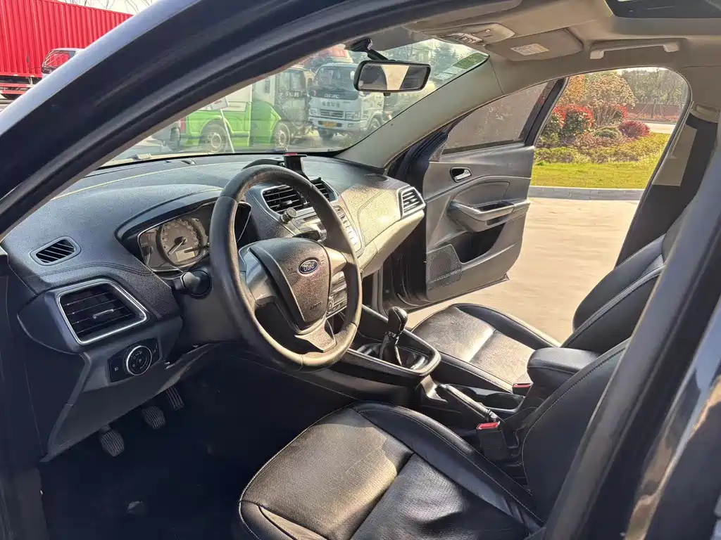 FORD ESCORT 2016