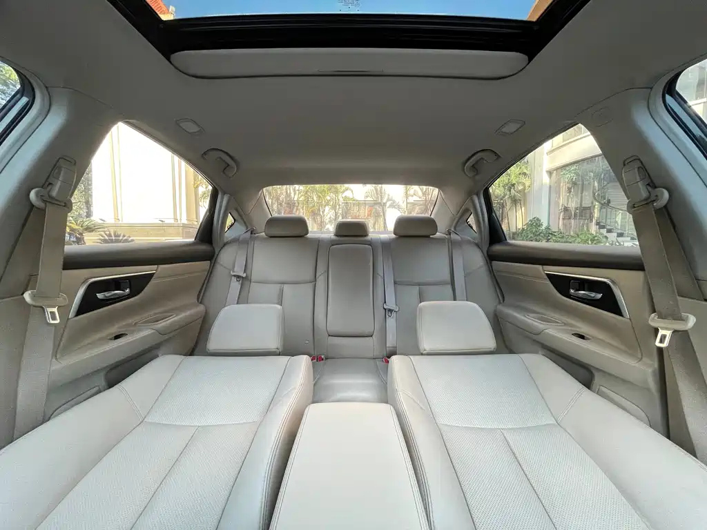 NISSAN TEANA 2018