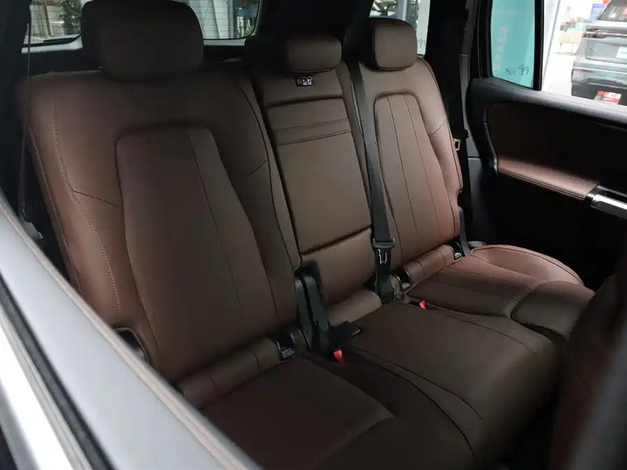MERCEDES BENZ GLB 2023