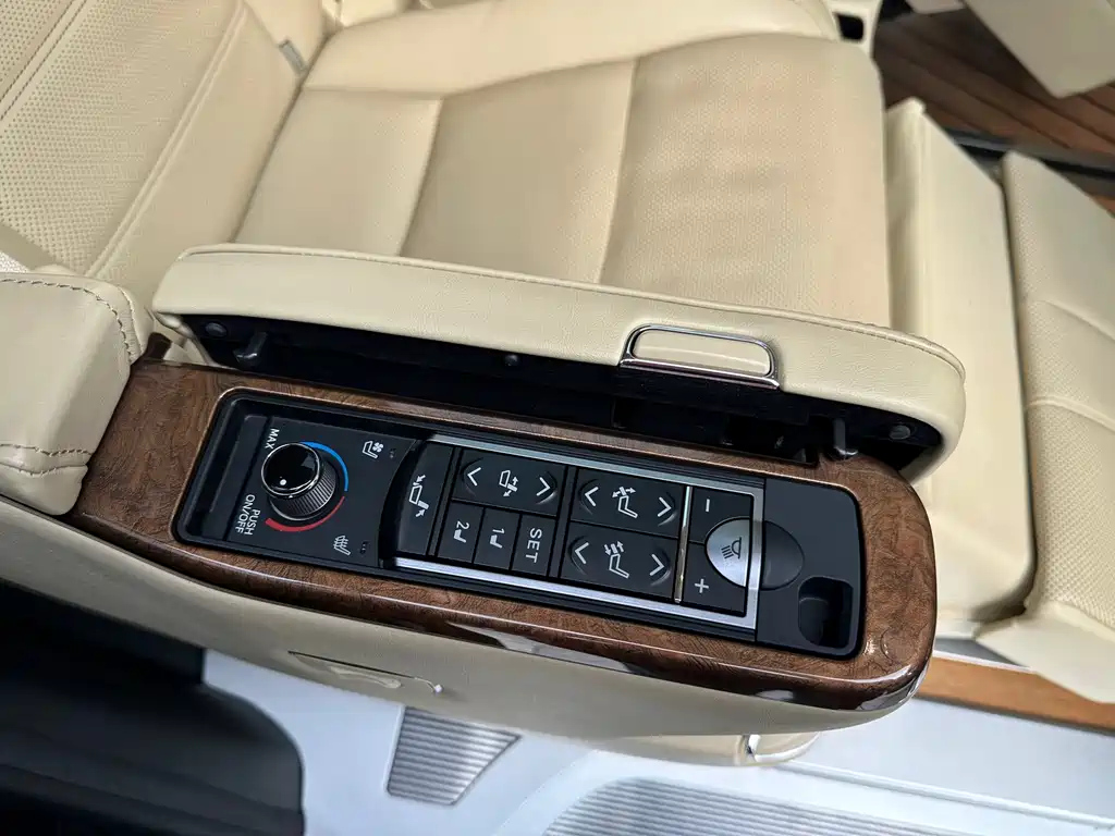 TOYOTA ALPHARD 2017