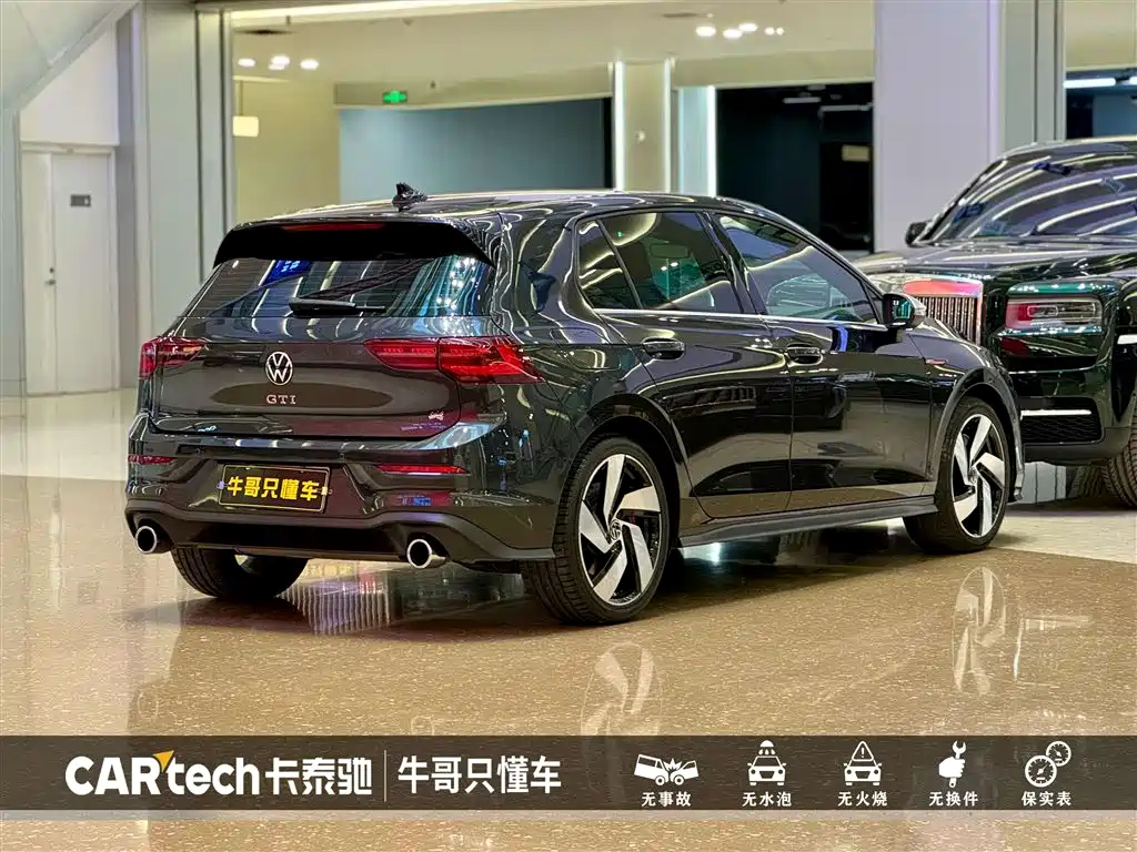 VOLKSWAGEN GOLF 2023