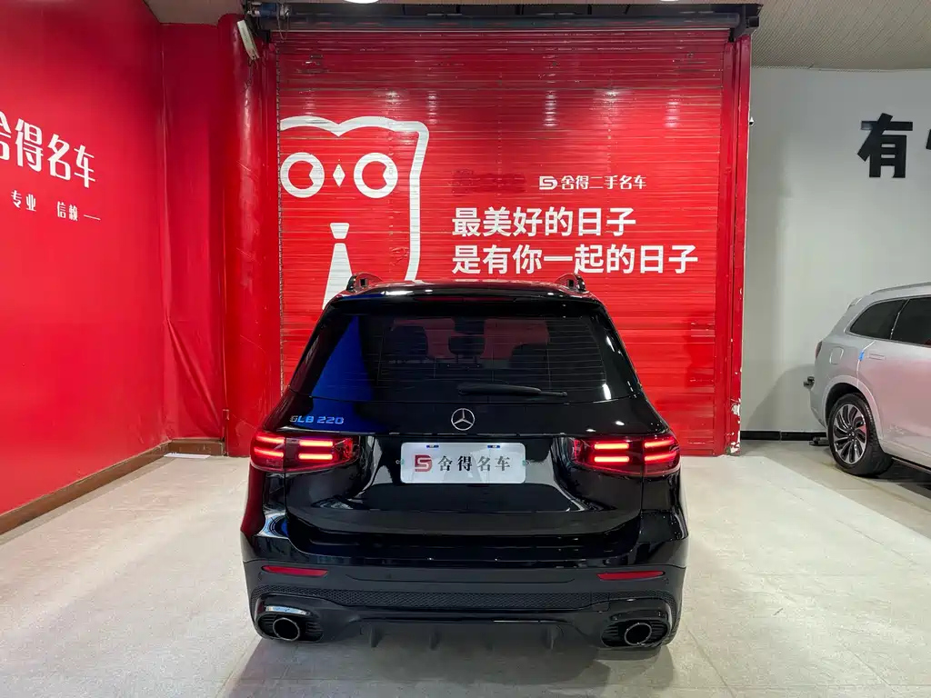 MERCEDES BENZ GLB 2024