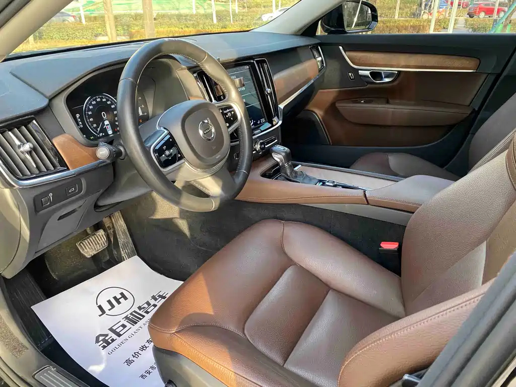 VOLVO S90 2019