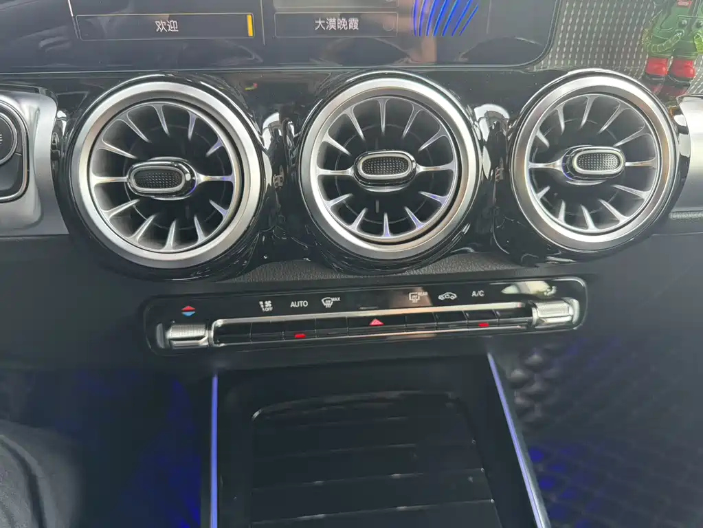 MERCEDES BENZ GLB 2022