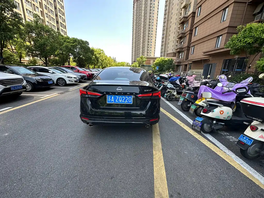 NISSAN TEANA 2023