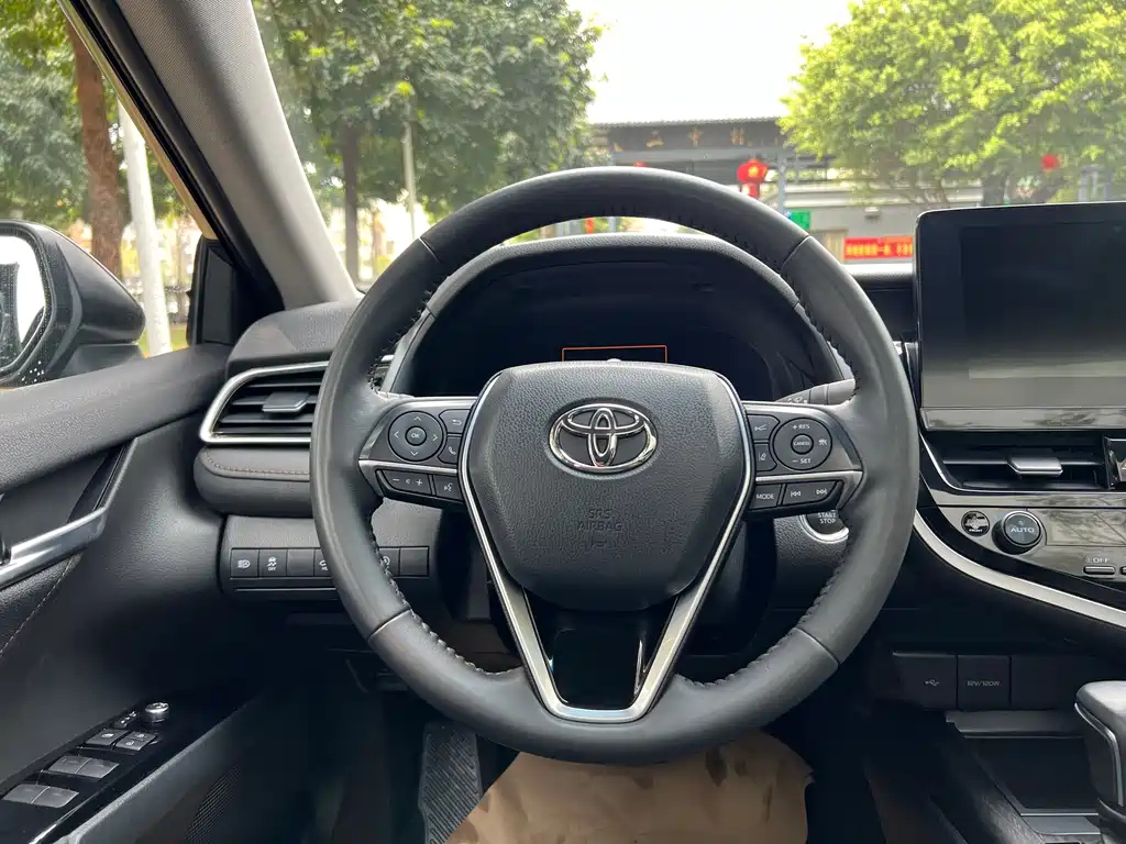 TOYOTA CAMRY 2021