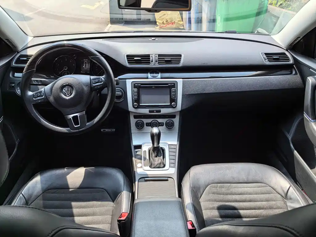 VOLKSWAGEN MAGOTAN 2014