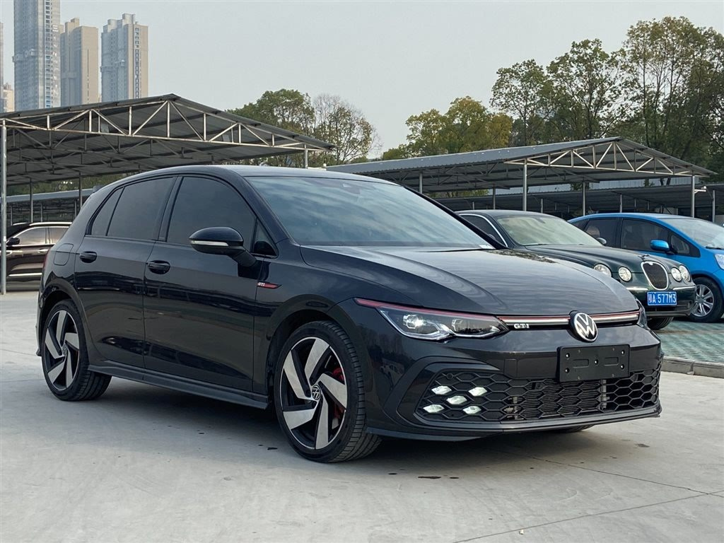 VOLKSWAGEN GOLF 2022