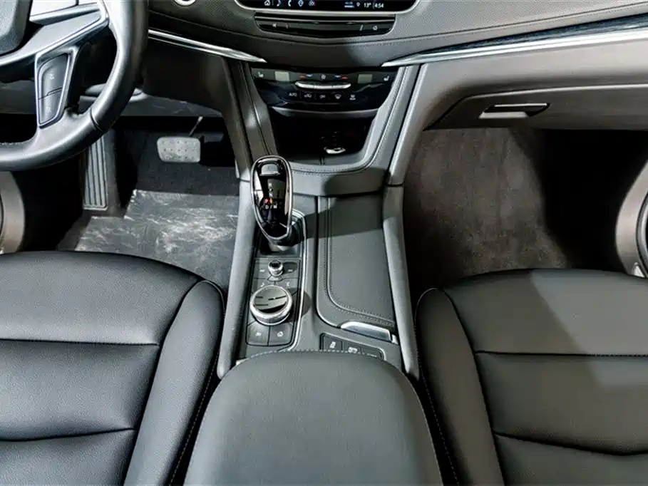 CADILLAC XT5 2023
