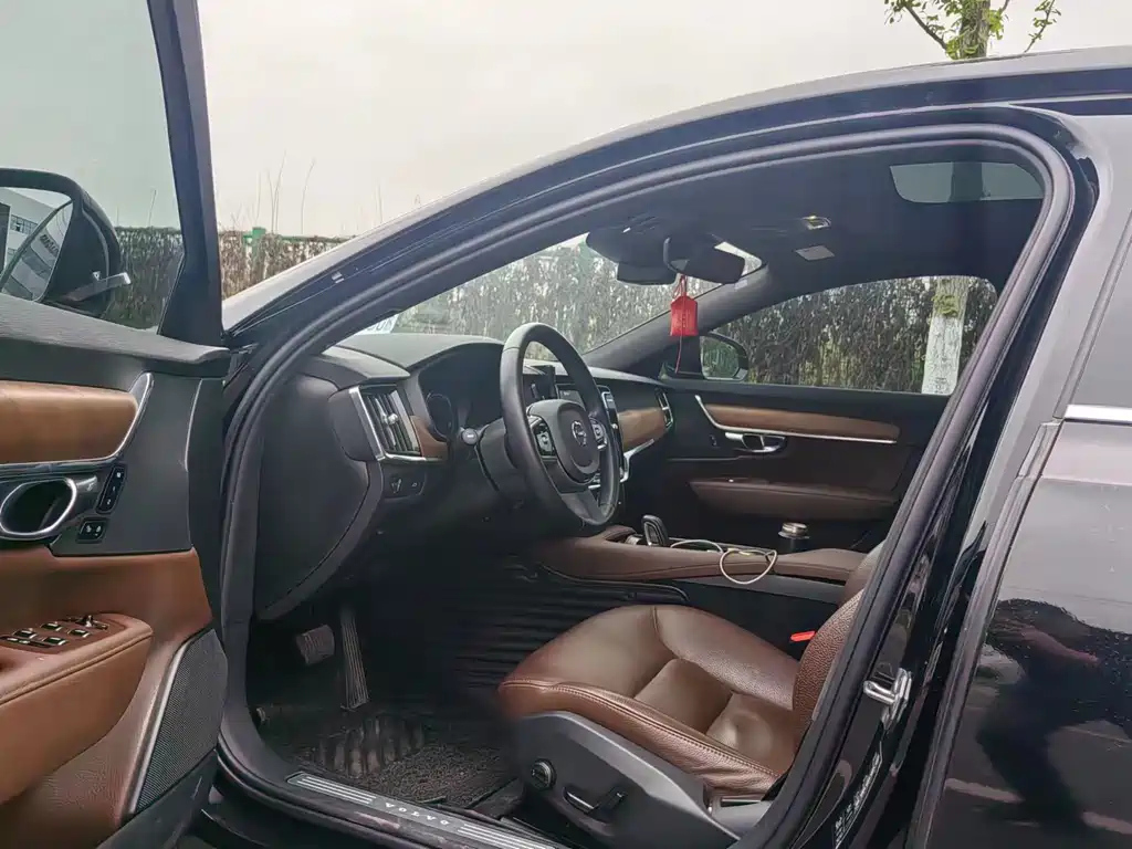 VOLVO S90 2020