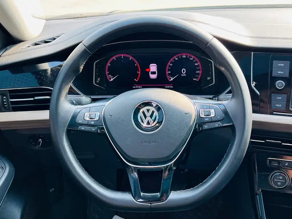 VOLKSWAGEN PASSAT 2020