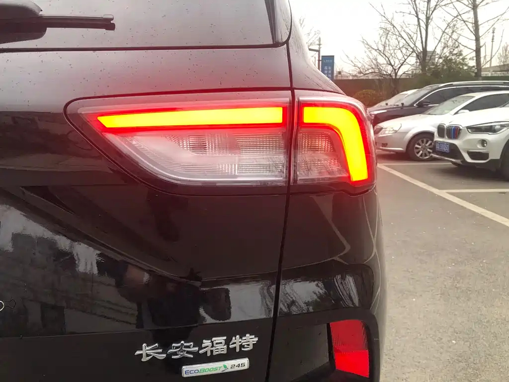 FORD ESCAPE 2021